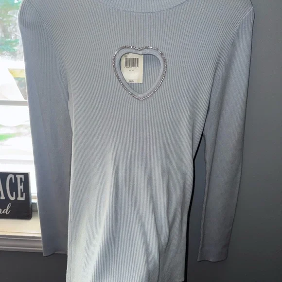 Chic Light Blue Top with Heart Accent - Picture 6 of 6